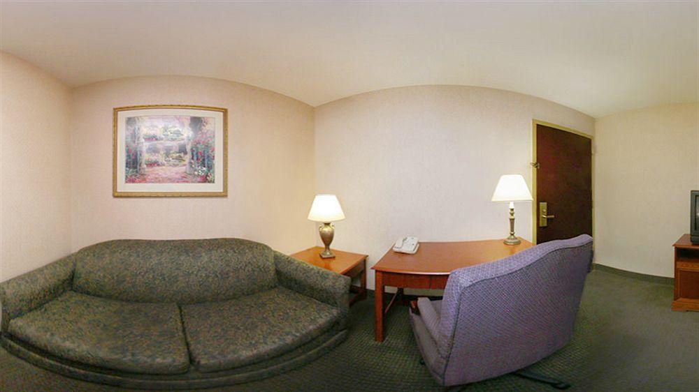 Quality Suites Pineville - Charlotte Exterior photo
