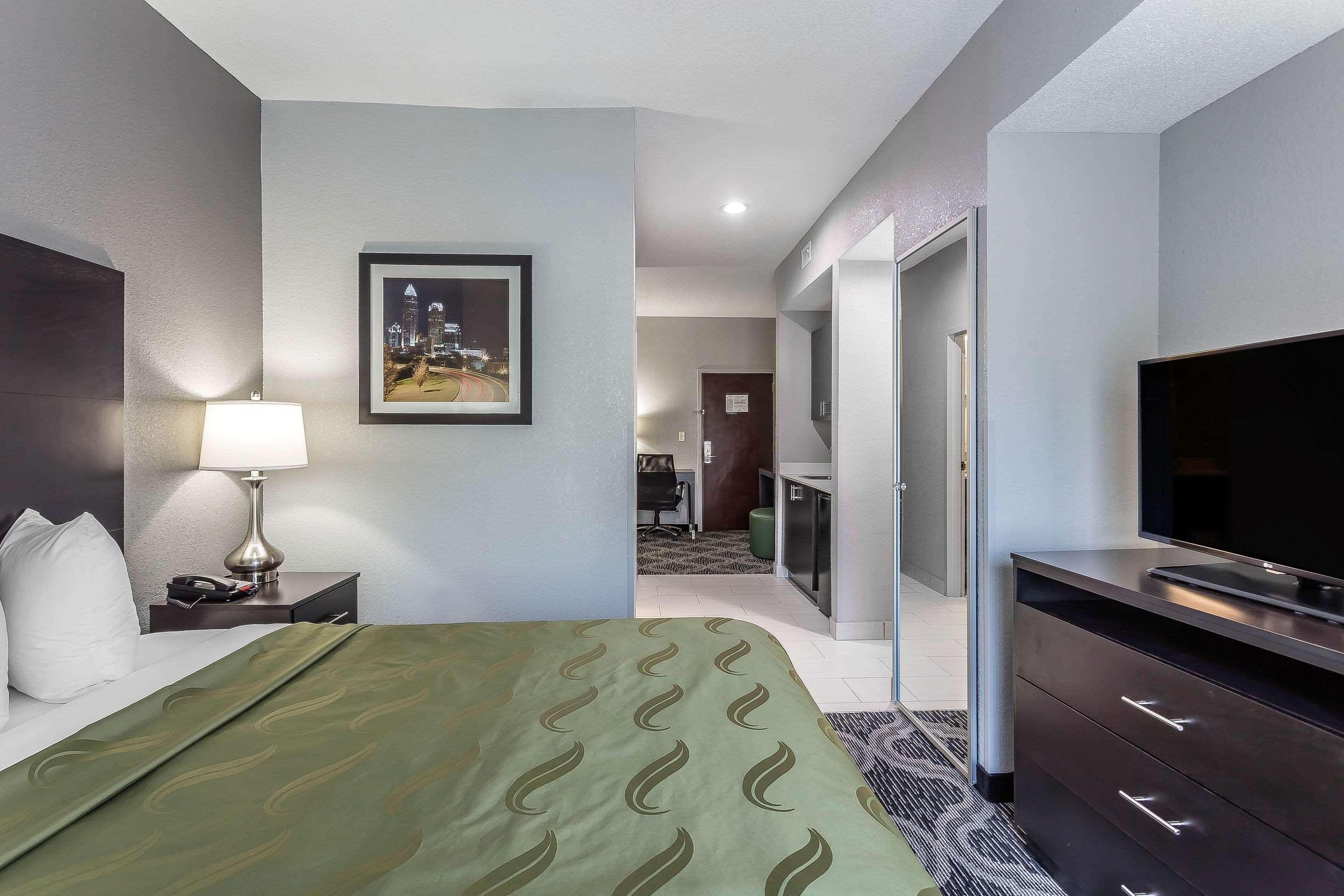 Quality Suites Pineville - Charlotte Exterior photo