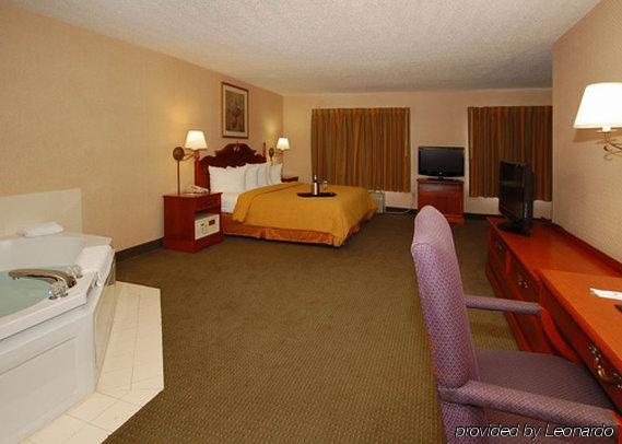 Quality Suites Pineville - Charlotte Room photo