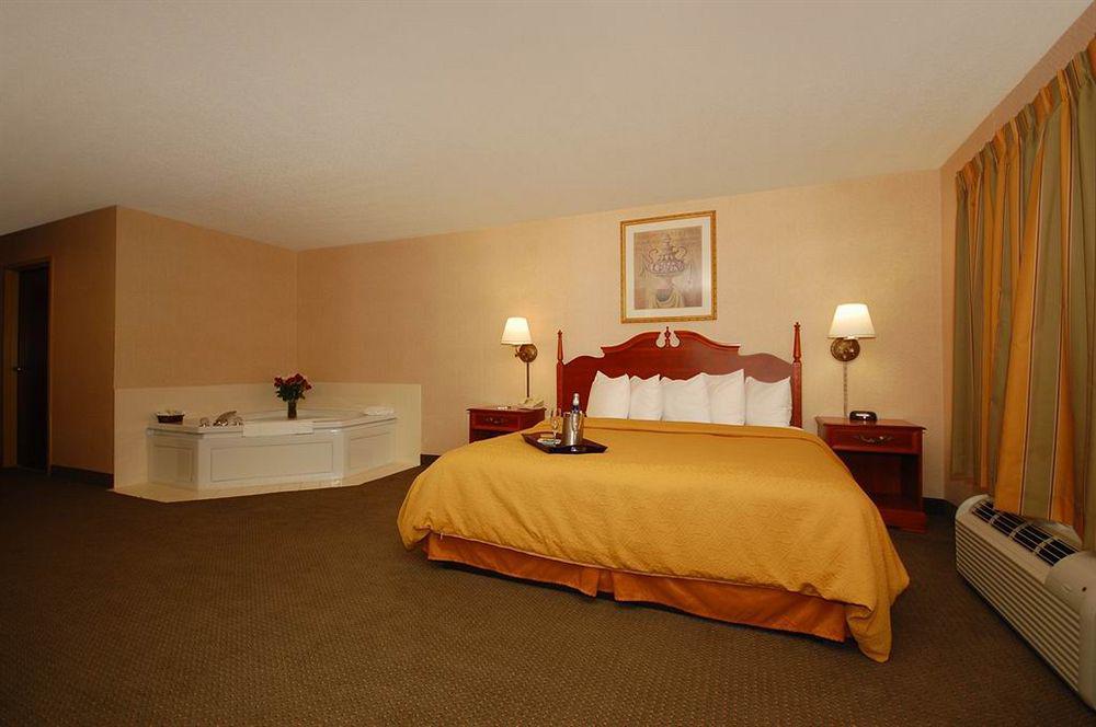 Quality Suites Pineville - Charlotte Business photo